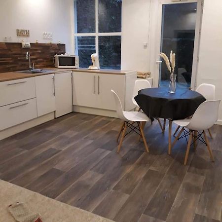 Appartement Agreable Au Centre Wifi Saint-Léonard-de-Noblat Exterior foto